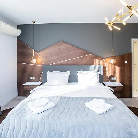 B&D Apartments Delux, New Ловеч Екстериор снимка