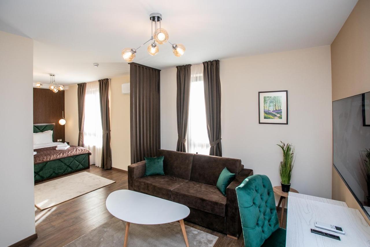 B&d Delux, New Gasthof Lowetsch