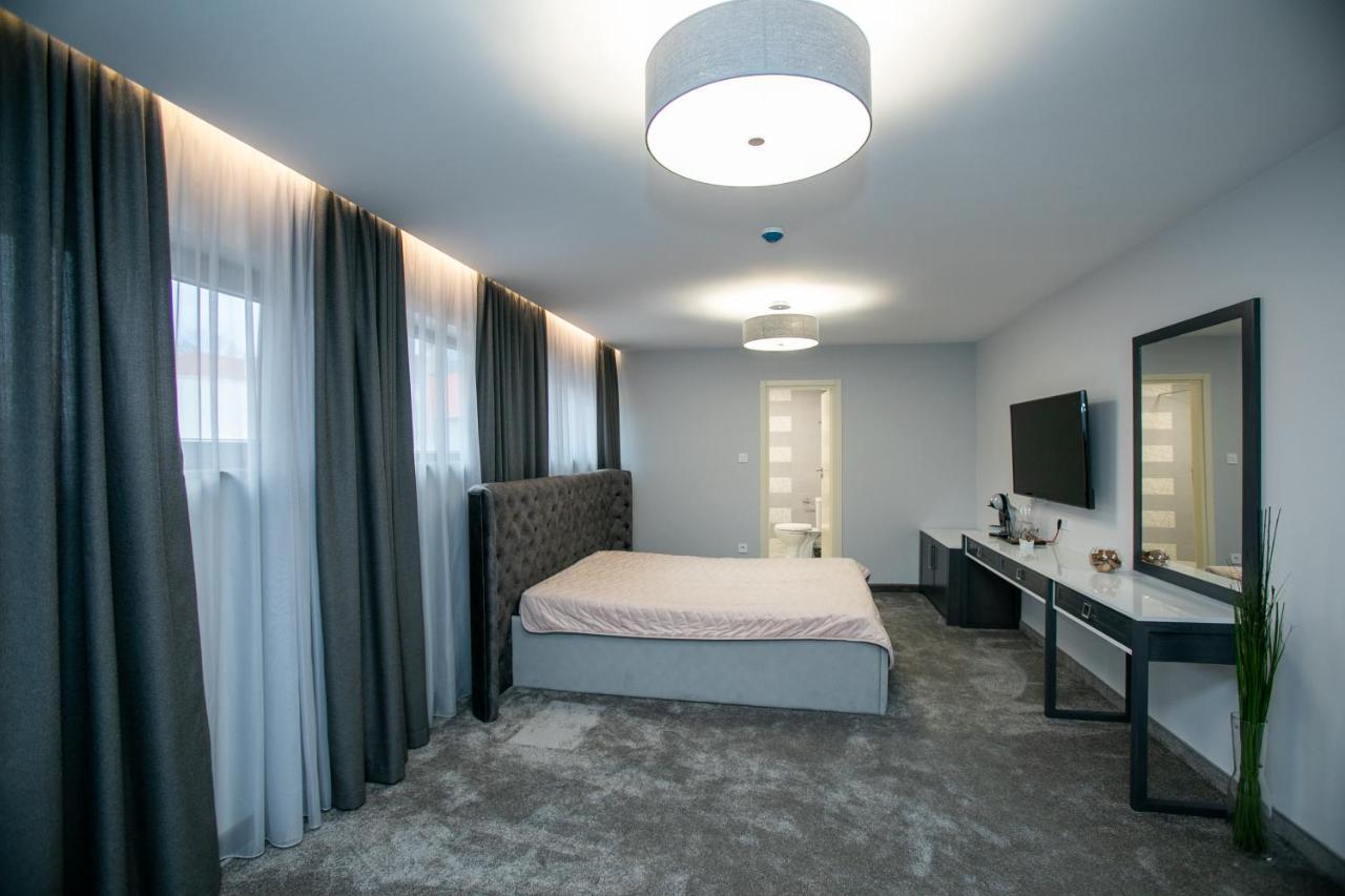 Gasthof B&d Delux, New Lowetsch